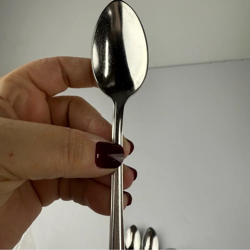 Ekco EK57 Lot of 4 Replacement Pieces Flatware 3 Teaspoons and Gravy Ladle